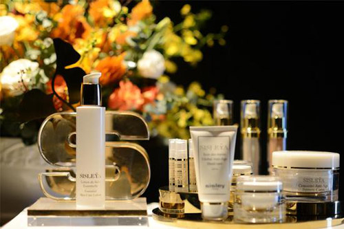 1484186843052025162.jpg 希思黎.jpg